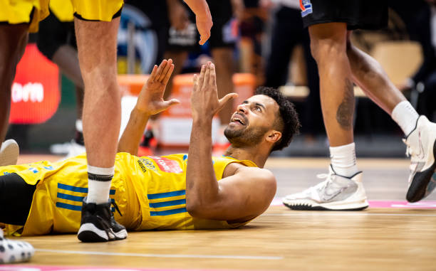 感到惊讶 感到惊讶